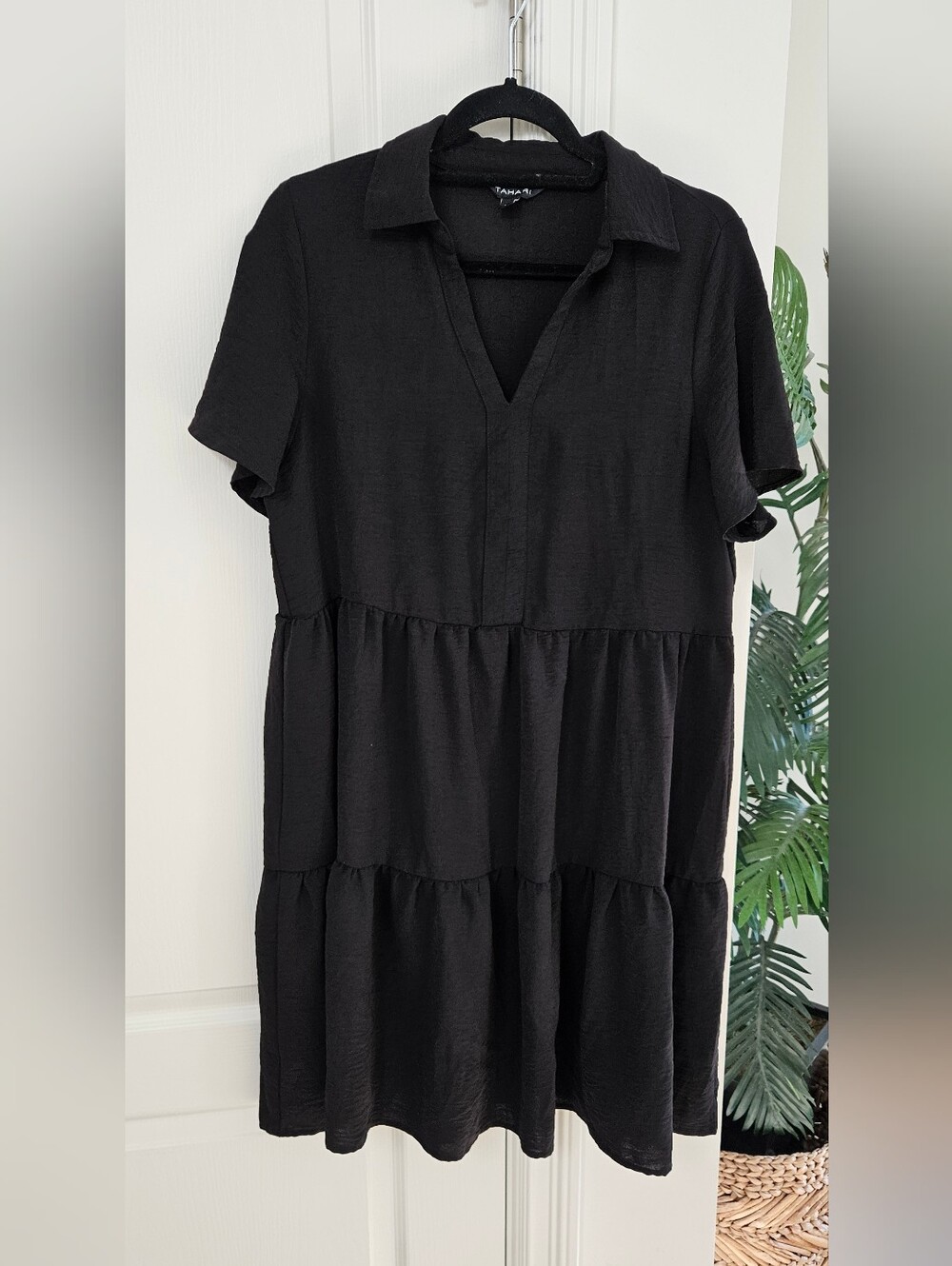 Black Tiered Collared Short-Sleeve Dress Top